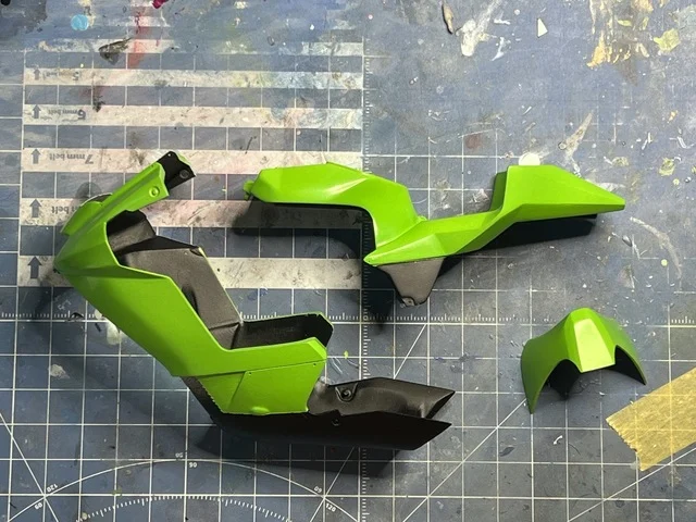 作る　STUDIO27　KAWASAKI ZX-RR 02 (TransKit)　1/12　「その5　カウル塗装②とフレーム制作②」