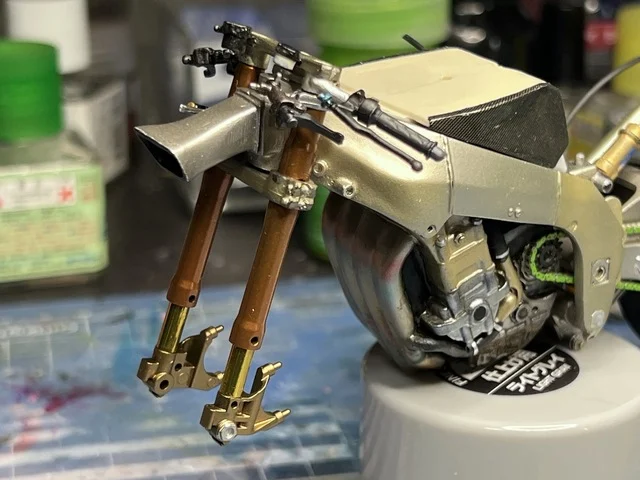 作る　STUDIO27　KAWASAKI ZX-RR 02 (TransKit)　1/12　「その12　フロント②」