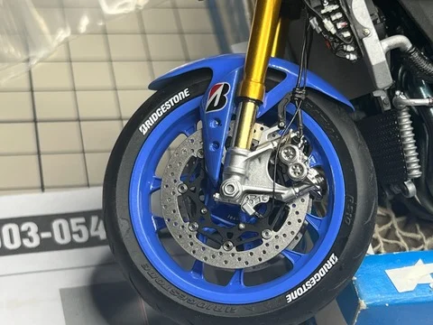 作る　タミヤ　ヤマハ　YZF-R1M  1/12　「その13　フロント③」