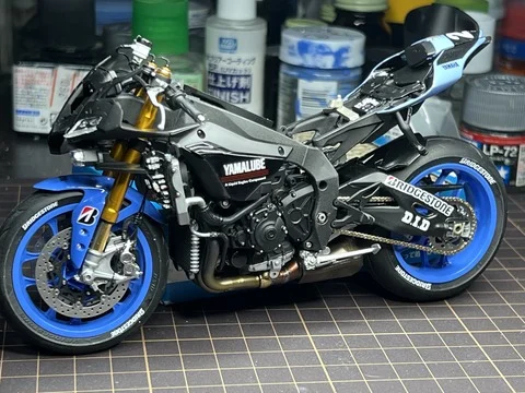 作る　タミヤ　ヤマハ　YZF-R1M  1/12「その14　外装など①」
