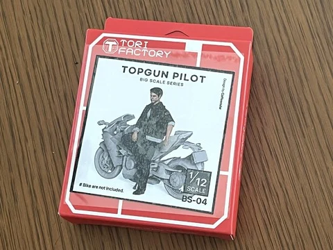 作る　アオシマ　カワサキ　GPZ900R  1/12　「その4　オプションとフレーム」