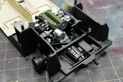 作る　タミヤ　ロータスヨーロッパスペシャル　1/24　「その6　エンジンルーム」