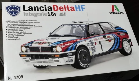作る　ITALERI ランチア デルタHFインテグラーレ16V 1/12 「その1　開封」