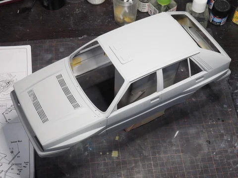 作る　ITALERI ランチア デルタHFインテグラーレ16V 1/12 「その17　Non section BODY-1」