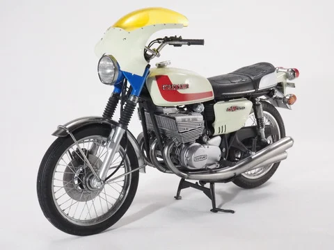 作る　ハセガワ　本郷猛のバイク〜SUZUKI GT380　1/12「その11　ギャラリー」