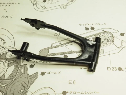 作る　タミヤ　HONDA CB1100R　1/12「その5　フレームとリア周辺」