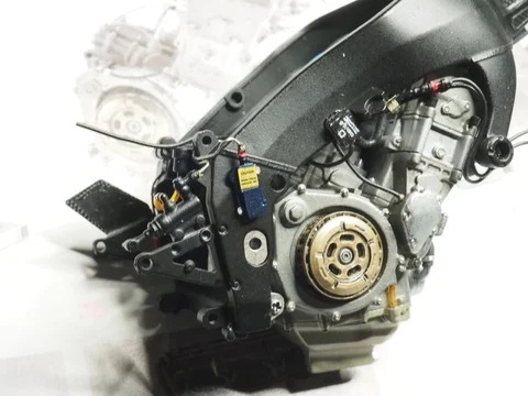 作る　タミヤ　KAWASAKI Ninja ZX-RR　1/12「その7　フレーム④」