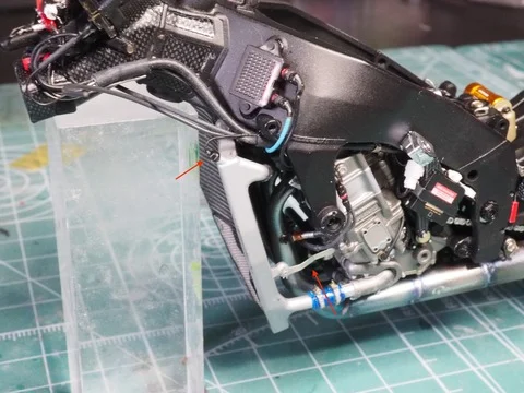 作る　タミヤ　KAWASAKI Ninja ZX-RR　1/12「その11　マフラーとラジエター」