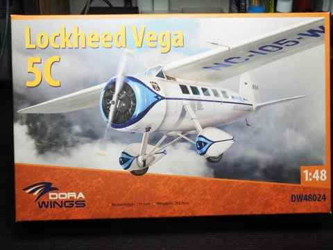 作る　DORA WINGS　Lockheed Vega 5C　1/48「その1　開封」