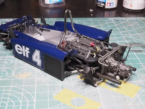 作る　タミヤ　Tyrrell P34 1977 Monaco GP　1/20「その4　シャシーとエンジン」