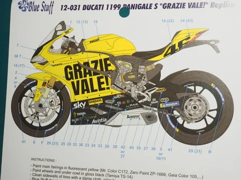 作る　タミヤ　DUCATI 1199 PANIGALE S　1/12「その2　開封②と接着など準備」
