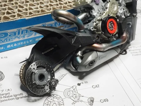 作る　タミヤ　DUCATI 1199 PANIGALE S　1/12「その9　リア周り③」