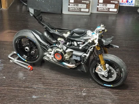 作る　タミヤ　DUCATI 1199 PANIGALE S　1/12「その12　フロント組み立て」