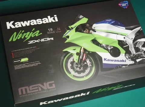 作る　MENG Model　カワサキNinja ZX-10R　1/9「その1 開封」