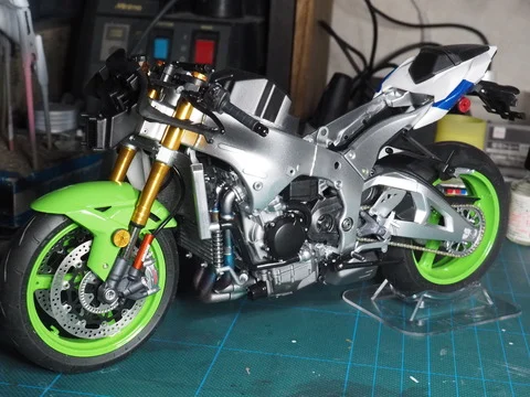 作る　MENG Model　カワサキNinja ZX-10R　1/9「その6 Step29-40」