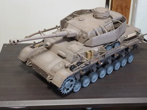 作る　アシェット　IV号戦車H型（D型改）ガルパン　1/12「ウェザリング05〜内装」