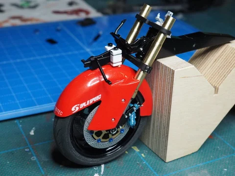作る　DETTe　モビテックEV-01Z　1/12「その7　フロント周辺、組立・・」