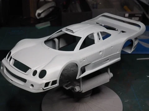 作る　ZoomOn　Mercedes-Benz CLK-GTR Street Ver.　1/24「その2　ボディ整形などなど」