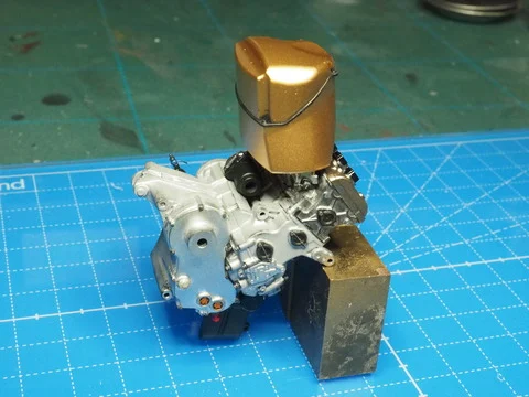 作る　タミヤ　スズキGSX-RR ’20　1/12「その4　エンジン」