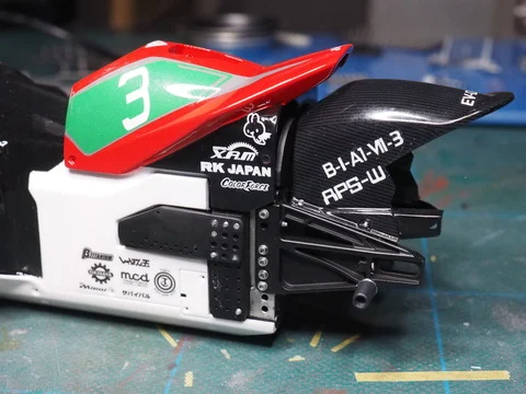 作る　DETTe　モビテックEV-01Z　1/12「その5　カウル外観仕上げとリアの組立・・」