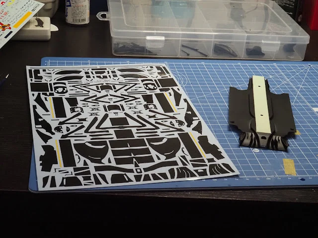 作る　タミヤ　レッドブル レーシングルノーRB6　1/20　「その07　カーボンデカール１」