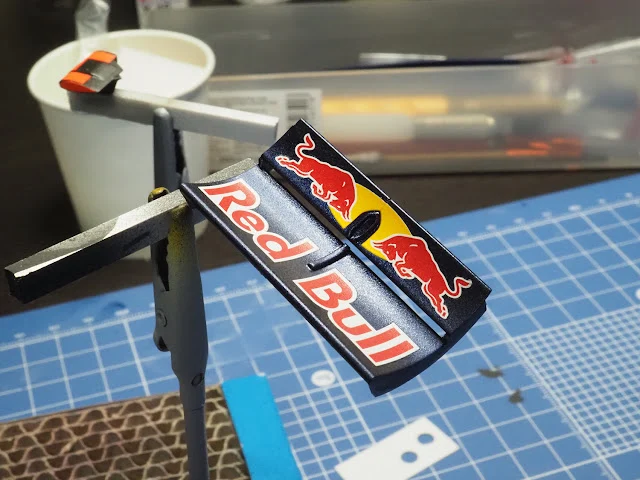 作る　タミヤ　レッドブル レーシングルノーRB6　1/20　「その16　クリア〜塗装」