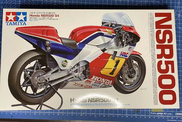 作る　タミヤ　ホンダNSR500 ’84　1/12　「その1　開封です」