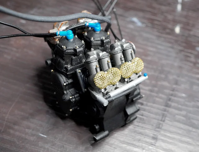 作る　タミヤ　ホンダNSR500 ’84　1/12　「その16　キャブレター〜エンジンを乗せる」
