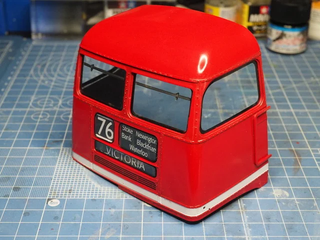 作る　Revell ロンドンバス 1/24　「その15　外観　フロント2F」