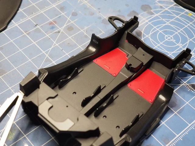 作る　タミヤ　マクラーレン・セナ  1/24　「その8　カーボンデカール⑤と内装パーツ②」