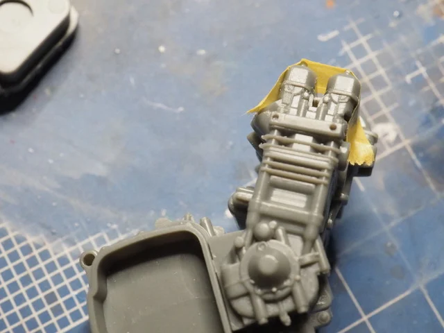 作る　フジミ　TECH21 ヤマハFZR750  1/12　「その6　フレーム・エンジン〜内部２回目」