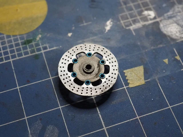 作る　フジミ　TECH21 ヤマハFZR750  1/12　「その7　フレーム・小物〜組み立て3回目」