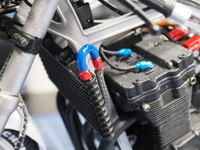 作る　ハセガワ　スズキGSX-R750白バイ仕様「逮捕しちゃうぞ」  1/12　「その22　最終組み立て」