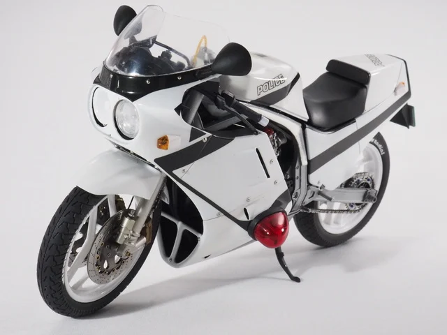 作る　ハセガワ　スズキGSX-R750白バイ仕様「逮捕しちゃうぞ」  1/12　「その23　完成〜ギャラリー」