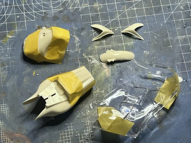 作る　タミヤ　YZR500(OW70) & STRAIGHT RUN RIDER　1/12　「その2　カウル接着とサスペンション調整」